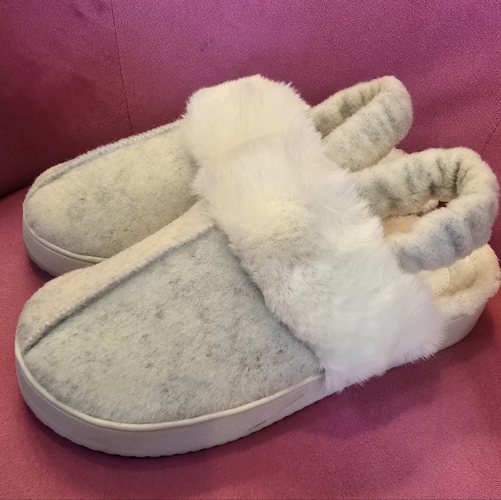 House of Harlow 1960 Cream Fur Slippers - Picture 5 of 13